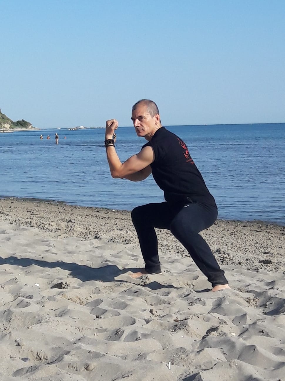 allenamento sulla spiaggia al mattino